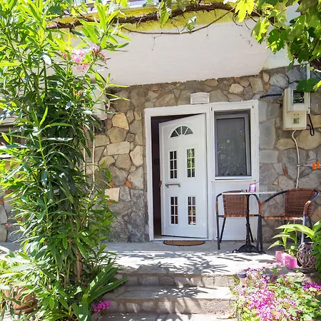 Famelia Lampiris Apartament