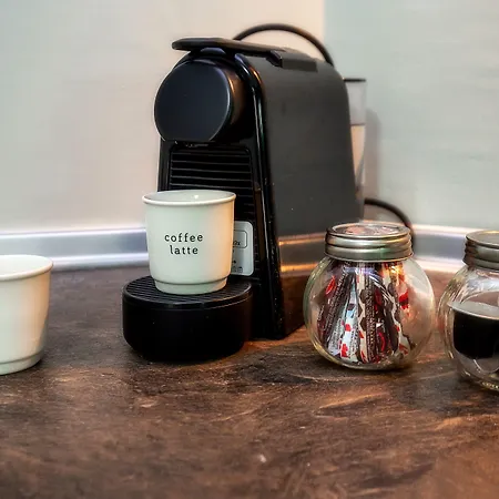 Famelia Lampiris Daire Potos