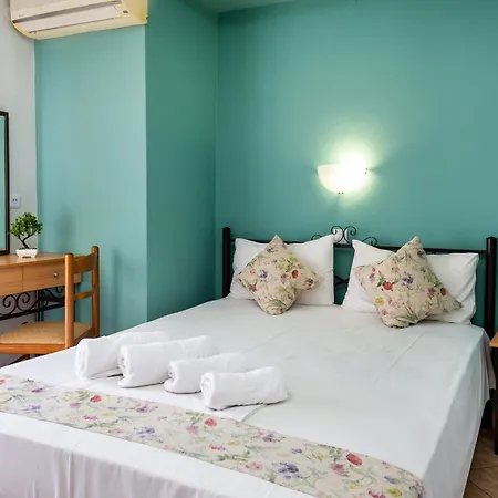 Famelia Lampiris Apartment Potos