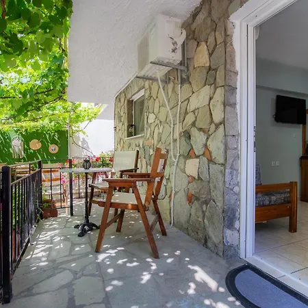 Famelia Lampiris Apartment