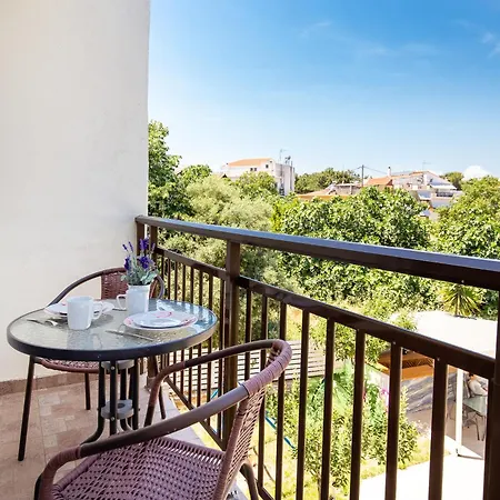 Apartman Famelia Lampiris *