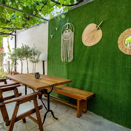 Famelia Lampiris Apartment