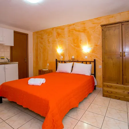 Famelia Lampiris פוטוס