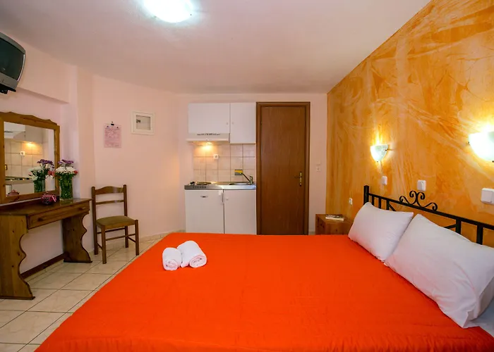 Famelia Lampiris Appartement Potos