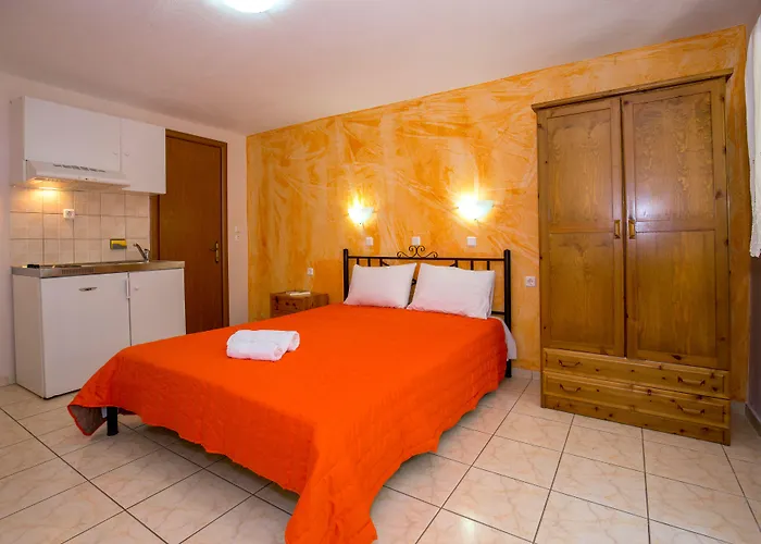 Famelia Lampiris Potos