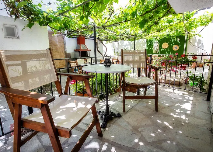 Famelia Lampiris Appartement Potos