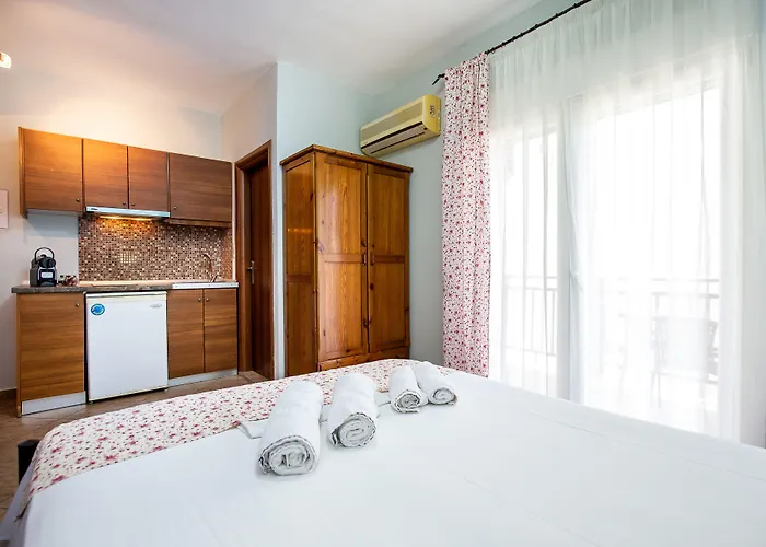 Famelia Lampiris Appartement Potos