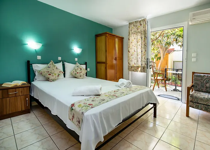 Famelia Lampiris Appartement Potos